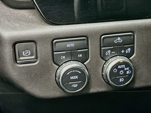Used 2024 GMC Sierra 1500 Elevation AWD/4WD image 17