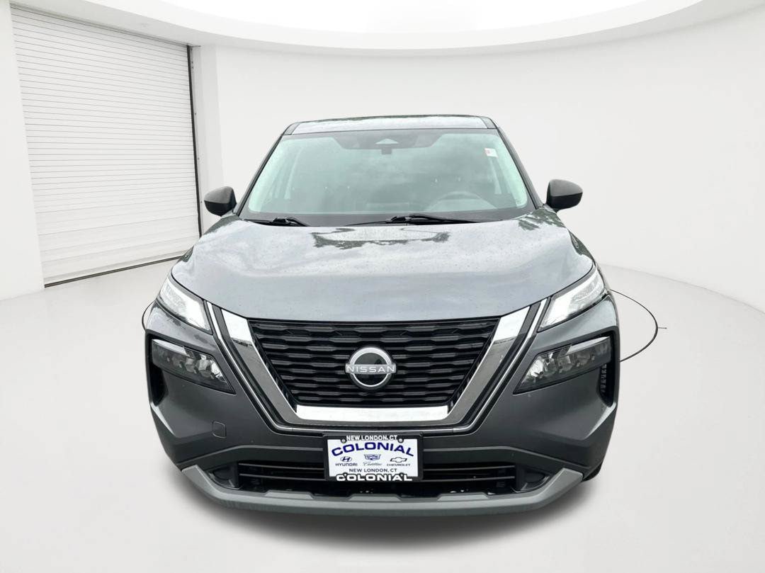Used 2023 Nissan Rogue S AWD/4WD image 2