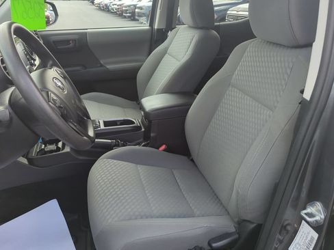 Used 2021 Toyota Tacoma SR AWD/4WD image 11