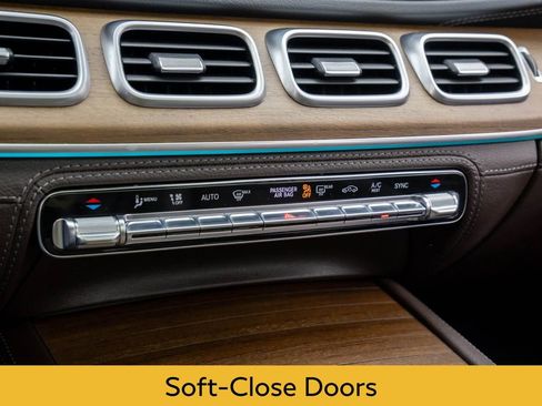 Used 2021 Mercedes-Benz GLS 450 4MATIC image 27