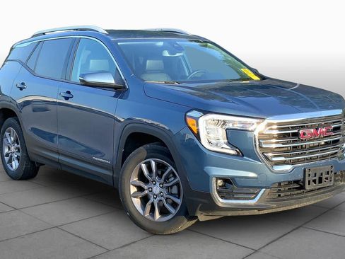 Used 2024 GMC Terrain SLT AWD/4WD image 3