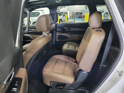 Used 2021 Kia Telluride SX w/ SX Prestige Package AWD/4WD image 15