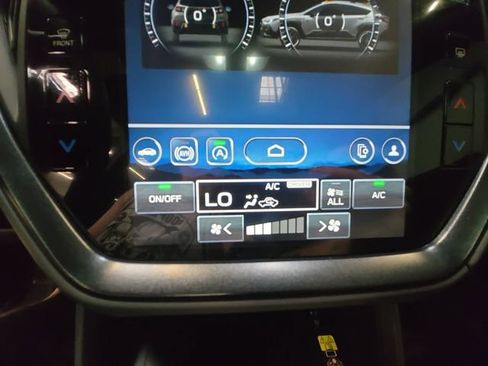 Used 2025 Subaru Crosstrek 2.5i Wilderness w/ Crosstrek Mirror Package AWD/4WD image 17