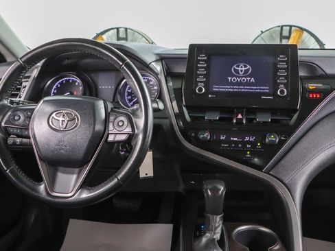 Used 2022 Toyota Camry SE FWD image 17