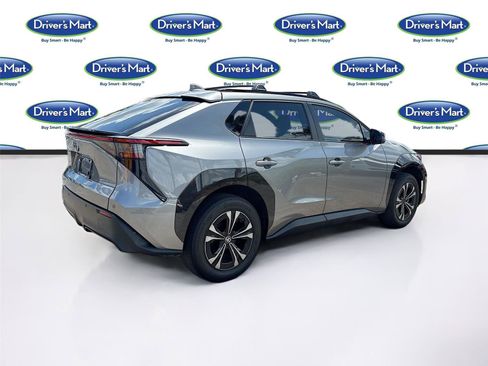 Used 2025 Toyota bZ4X FWD image 7