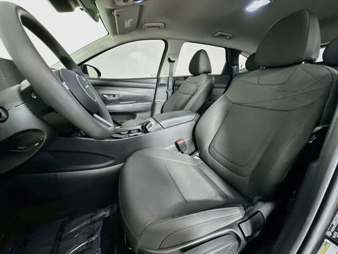 Used 2025 Hyundai Tucson SE image 12