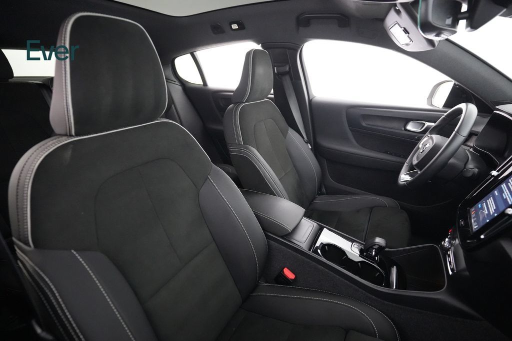 Used 2023 Volvo C40 P8 Recharge Plus AWD/4WD image 23