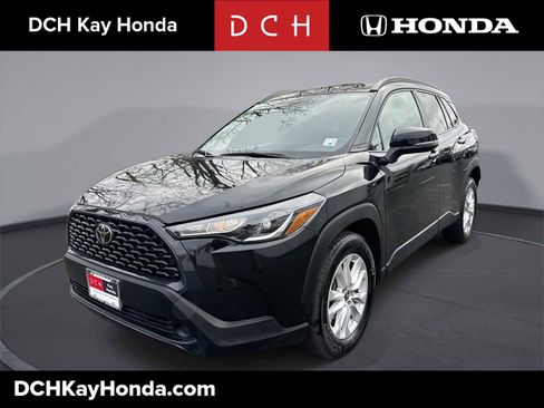 Used 2023 Toyota Corolla Cross LE image 1