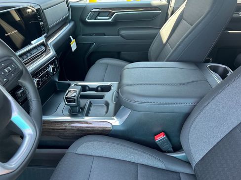 New 2026 GMC Sierra 1500 Elevation w/ LPO, Elevation Black Package AWD/4WD image 32