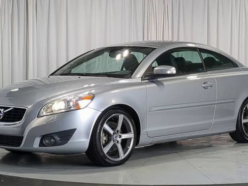 Used 2011 Volvo C70 T5 FWD image 4