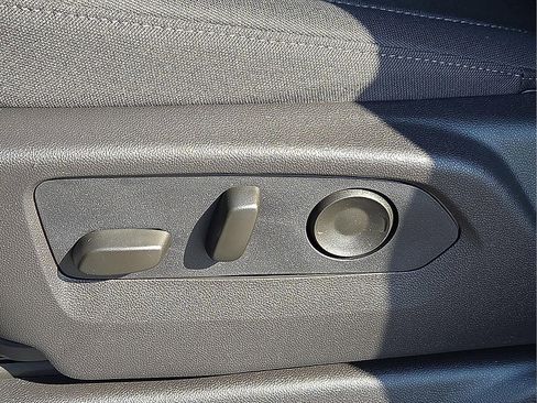 New 2026 GMC Sierra 1500 SLE w/ Preferred Package image 14