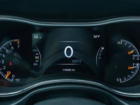 Used 2019 Jeep Grand Cherokee Altitude AWD/4WD image 16