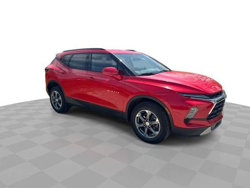 Certified 2024 Chevrolet Blazer LT w/ Convenience Package FWD image 3