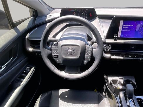 Used 2024 Toyota Prius XLE FWD image 6