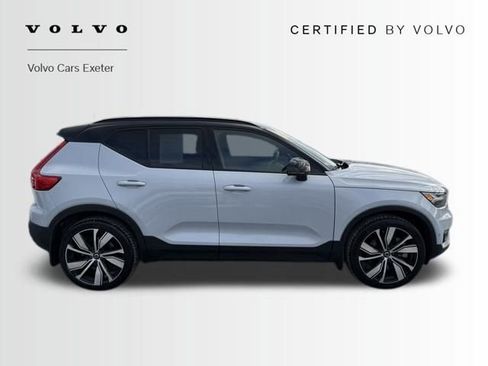 Certified 2022 Volvo XC40 P8 Recharge Ultimate image 9