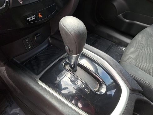 Used 2015 Nissan Rogue S image 24