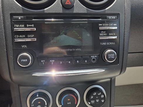 Used 2013 Nissan Rogue SV image 6