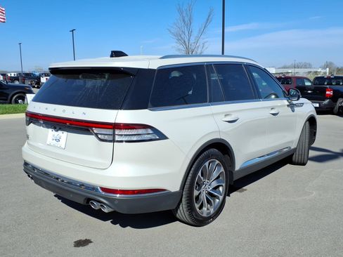 Used 2025 Lincoln Aviator Reserve w/ Luxury Package image 3