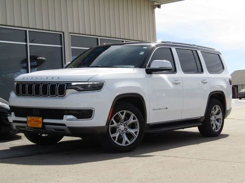 Used 2022 Jeep Wagoneer Series II image 12