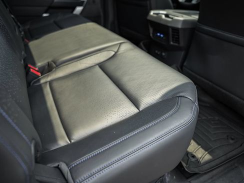 Used 2024 Toyota Tundra Platinum AWD/4WD image 36