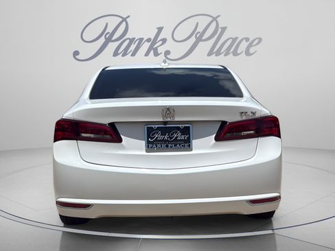 Used 2017 Acura TLX FWD image 4