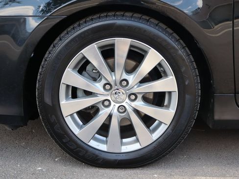 Used 2011 Toyota Avalon Limited FWD image 40