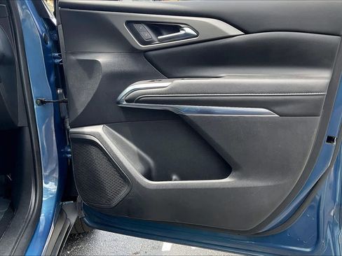 Used 2024 Chevrolet Traverse LT w/ LPO, Floor Liner Package FWD image 23
