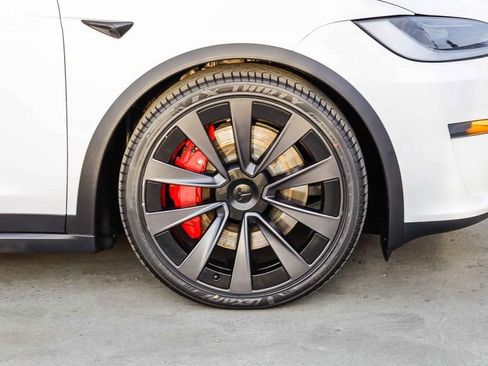 Used 2023 Tesla Model X Plaid image 11