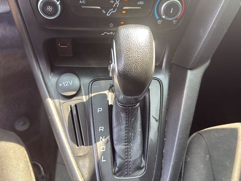 Used 2018 Ford Focus SE FWD image 21