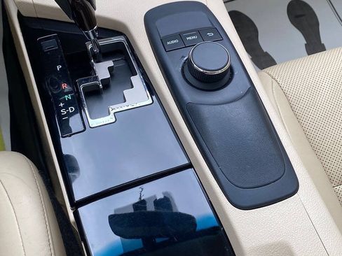 Used 2013 Lexus ES 350 w/ Luxury Pkg FWD image 47