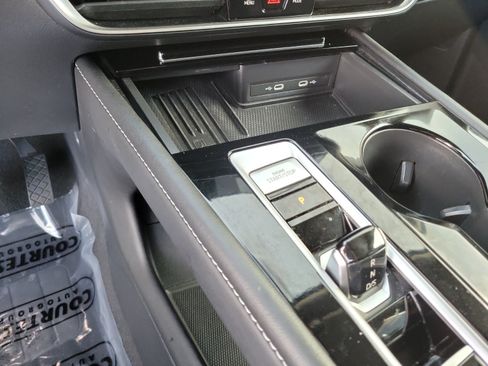 Used 2025 Volkswagen Atlas SE FWD image 20