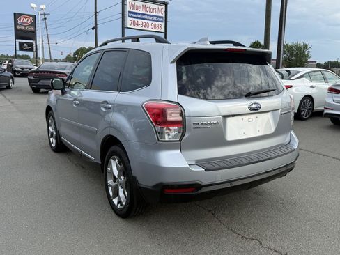 Used 2018 Subaru Forester 2.5i Touring AWD/4WD image 4