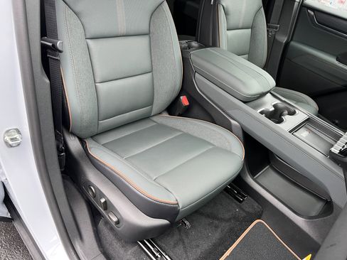 New 2026 GMC Acadia AT4 w/ Super Cruise Package image 28