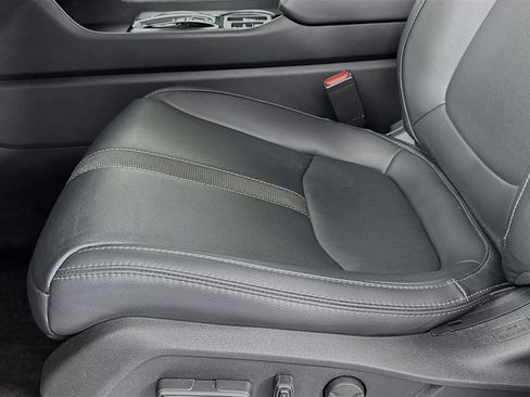 Certified 2023 Honda Pilot Touring image 20