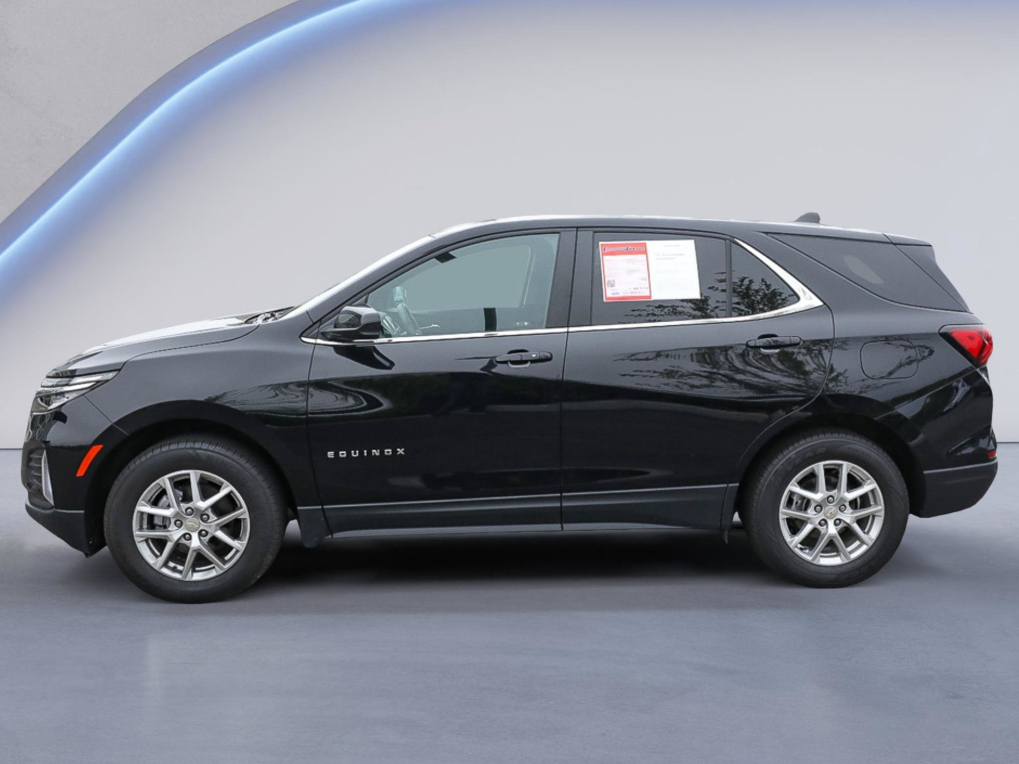 Used 2024 Chevrolet Equinox LT AWD/4WD image 3