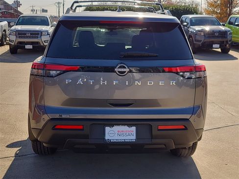 New 2025 Nissan Pathfinder SV image 3