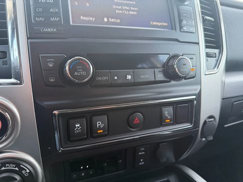 Used 2018 Nissan Titan PRO-4X w/ Pro-4x Utility Package AWD/4WD image 19