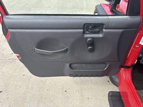 Used 2000 Jeep Wrangler Sport image 3