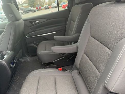 Used 2024 Chevrolet Traverse LT w/ Midnight/Sport Edition image 9