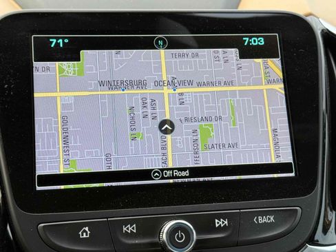Used 2017 Chevrolet Volt Premier w/ Driver Confidence II Package FWD image 12