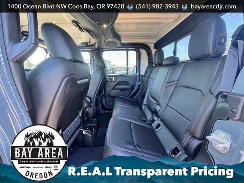 New 2026 Jeep Gladiator Rubicon w/ Steel Bumper Group AWD/4WD image 18