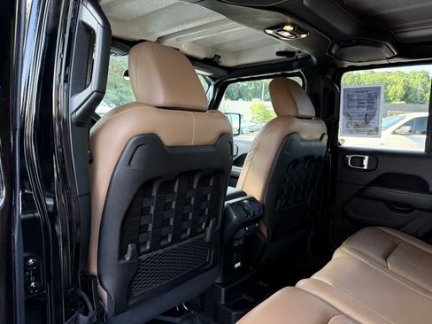 Used 2020 Jeep Wrangler Unlimited Rubicon w/ Safety Group AWD/4WD image 25