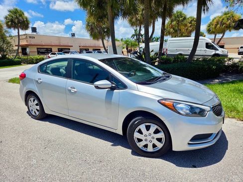 Used 2014 Kia Forte LX FWD image 10