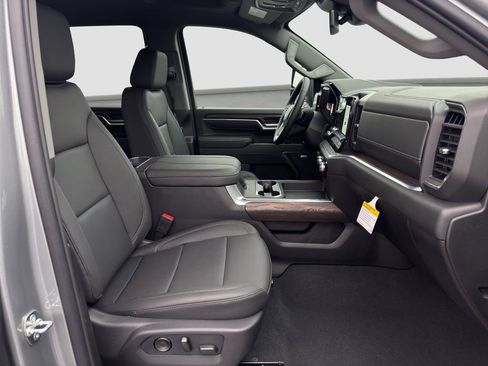 New 2026 GMC Sierra 2500 SLT w/ SLT Convenience Package image 18