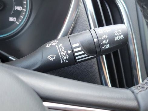 Used 2024 Chevrolet Equinox LT FWD image 23