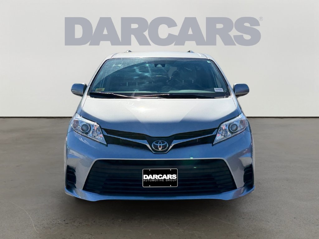 Used 2020 Toyota Sienna LE FWD image 2