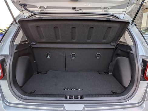 Used 2025 Hyundai Venue SEL image 32