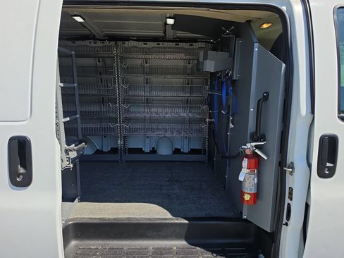 Used 2020 Chevrolet Express 2500 RWD image 13