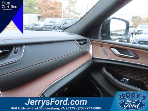 Used 2023 Jeep Grand Cherokee Summit w/ Luxury Tech Group V image 26