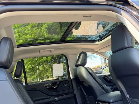 New 2026 Lincoln Aviator Reserve AWD/4WD image 9